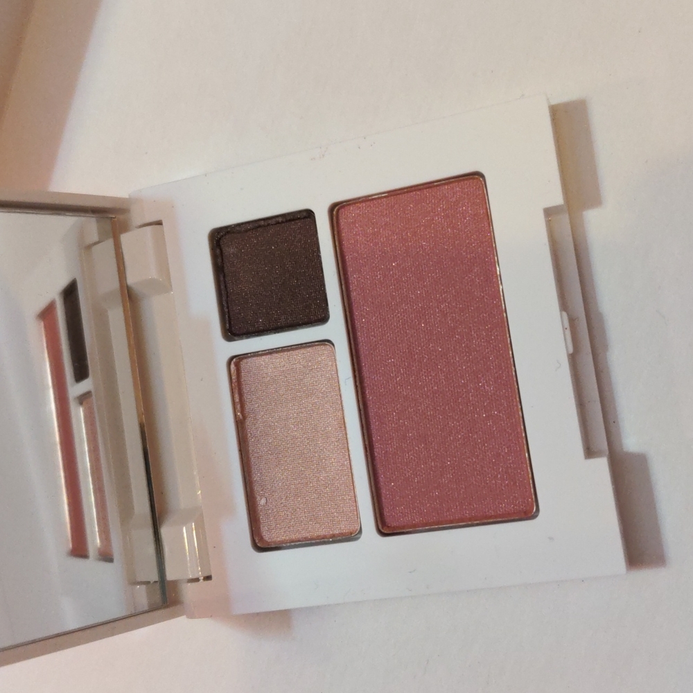 New! Clinique shadow duo and blush